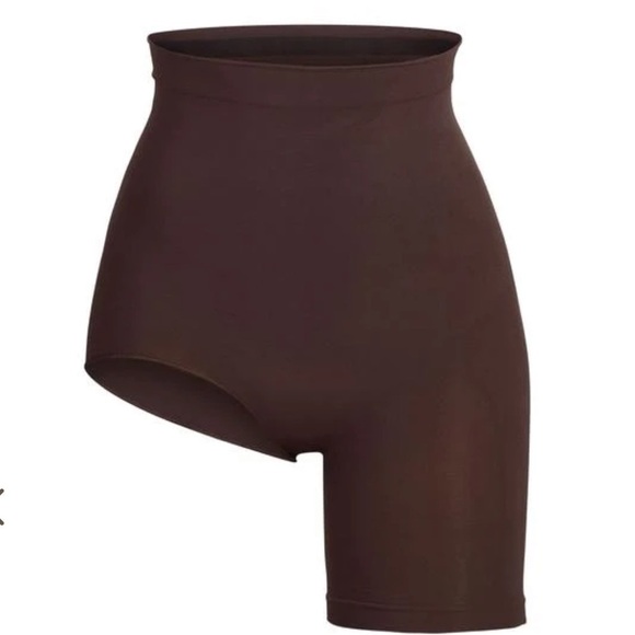 Skims XXS/XS SOLUTION SHORT RIGHT LEG EXPOSED Cocoa NWOT - Picture 1 of 3